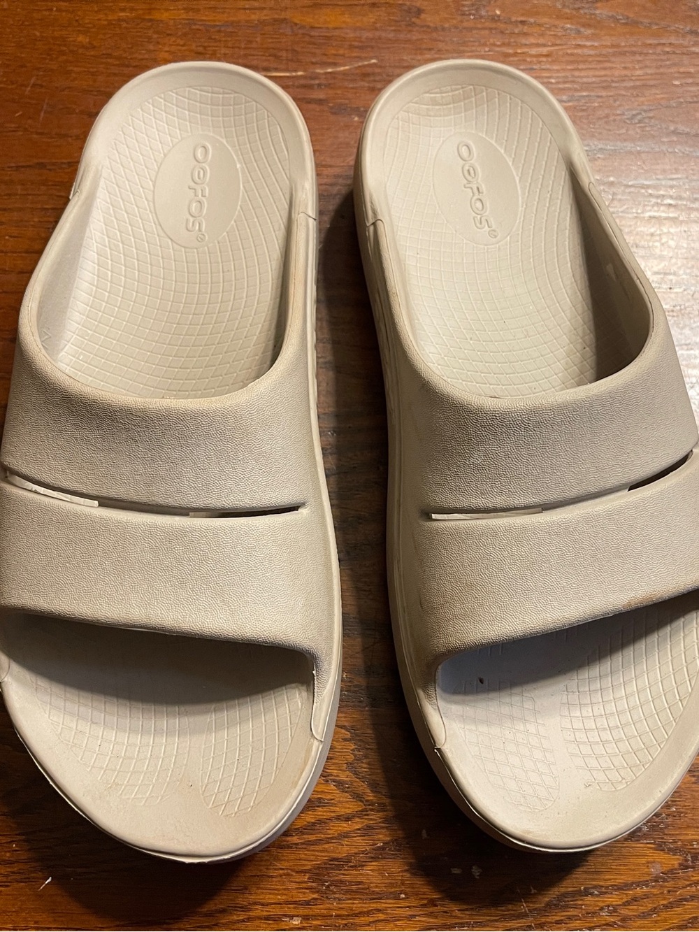 OOFOS slides tan mens 7 womens 9
